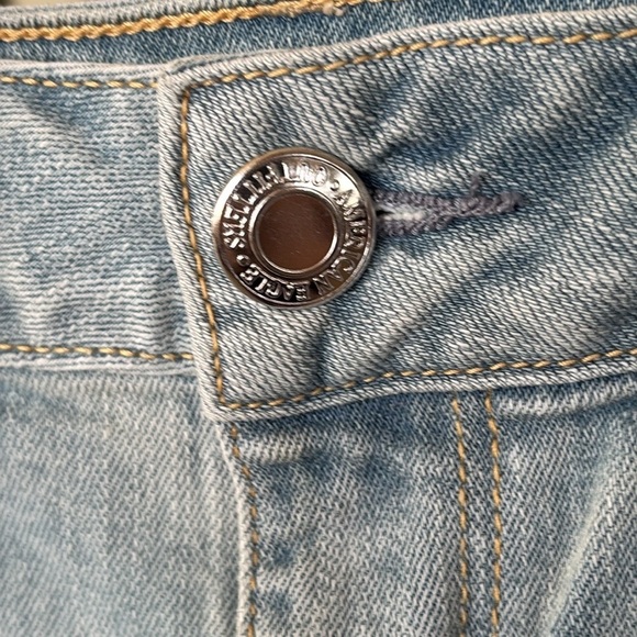 American Eagle Outfitters Shortie Jean Shorts Stretch Faded Blue Distressed - Picture 4 of 15
